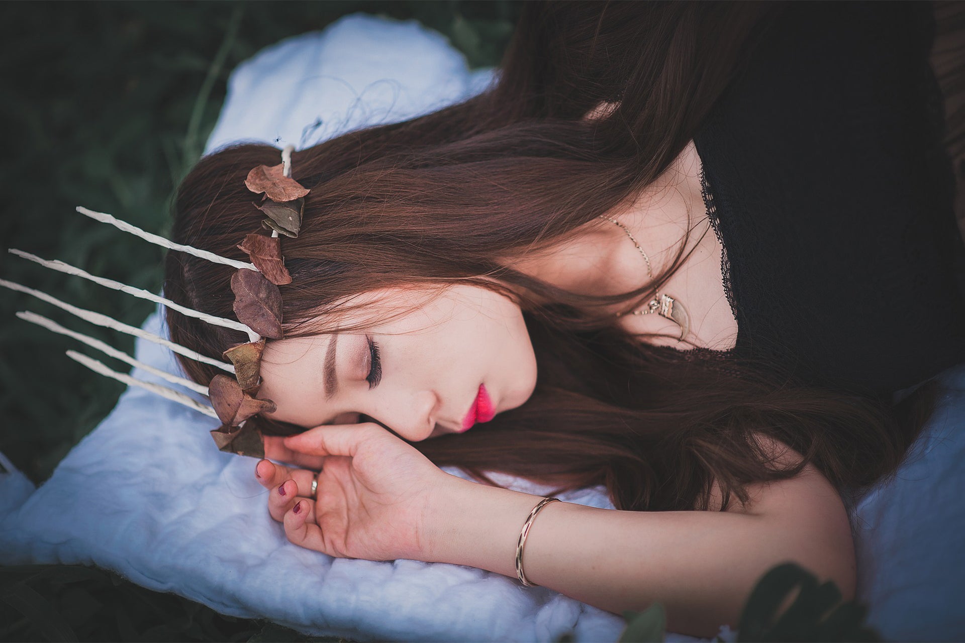 「寝言に返事をしてはだめ」はホント!?-睡眠中の寝言の原因と改善方法